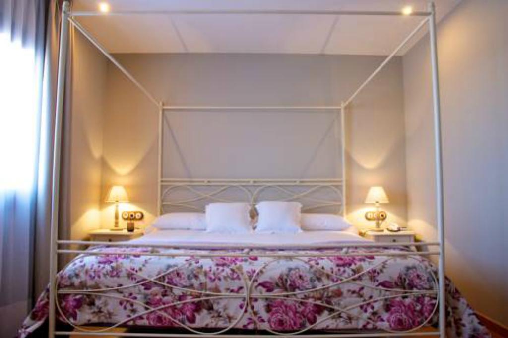 Hotel Villa Monter Alcañiz Buitenkant foto
