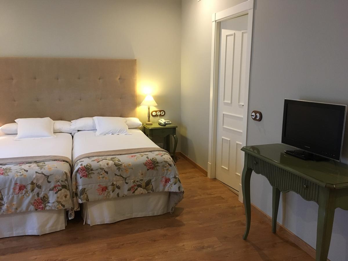 Hotel Villa Monter Alcañiz Buitenkant foto