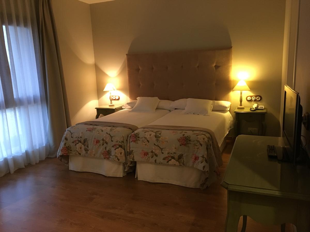 Hotel Villa Monter Alcañiz Buitenkant foto