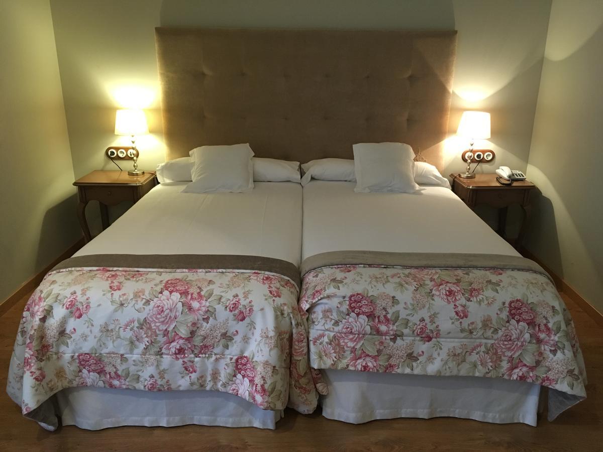 Hotel Villa Monter Alcañiz Buitenkant foto